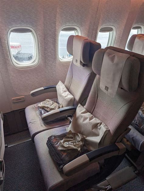 twin seat boeing 777